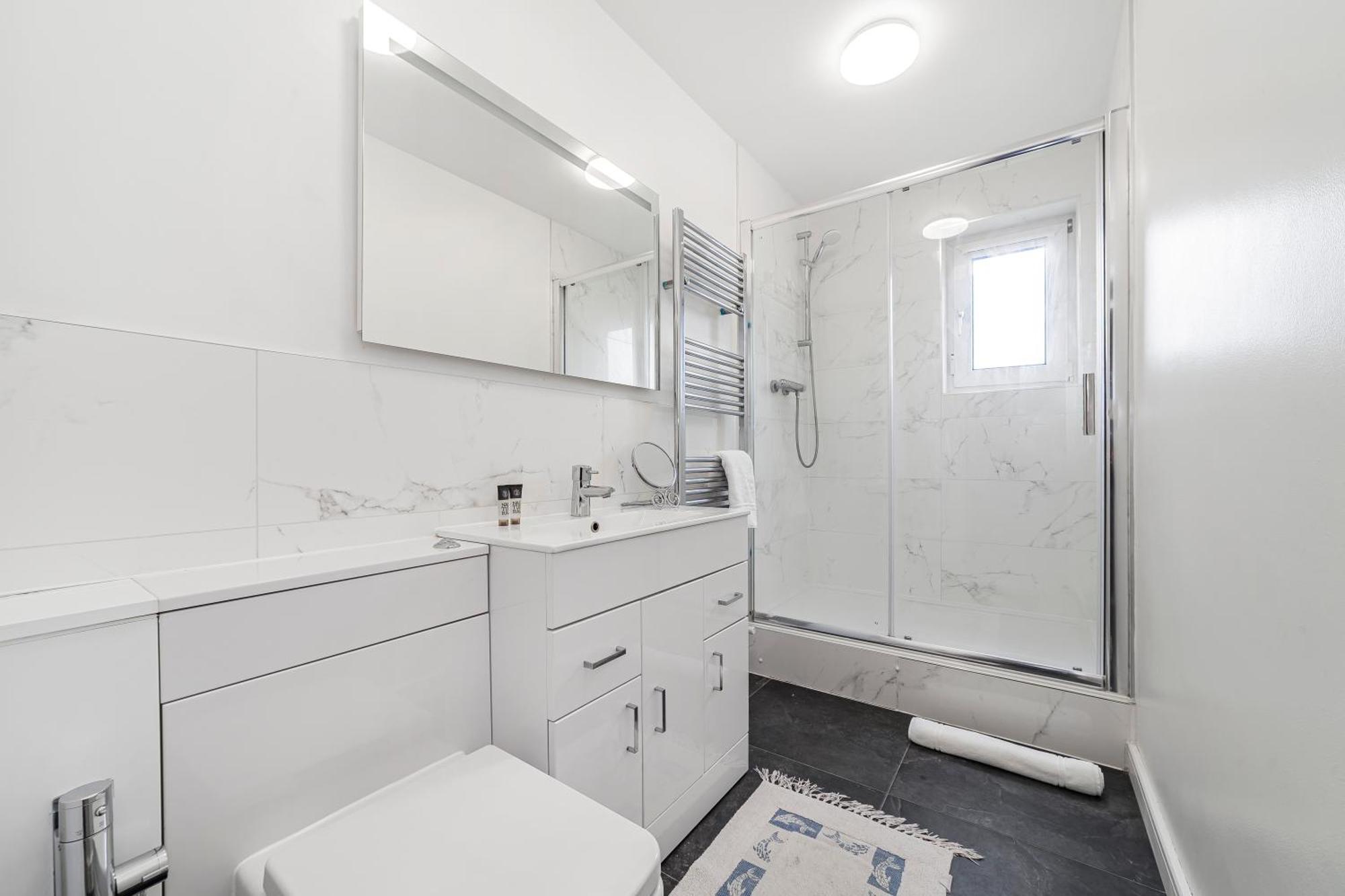 Elegant 1Br Flat With Balcony & City View, Walworth London Exteriör bild